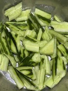 Make The cucumber with shrimp step 3