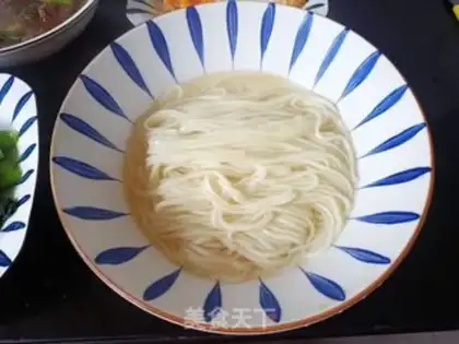Make Five fragrance beef noodles step 8