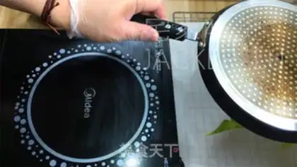 Make A tea and milk-free towel roll step 17