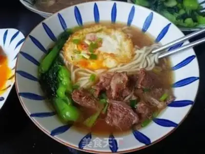 Make Five fragrance beef noodles step 10
