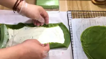 Make A tea and milk-free towel roll step 23