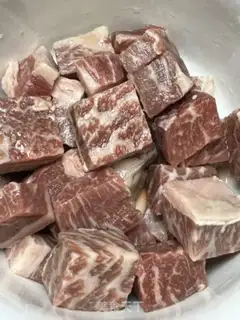 Make Black pepper beef step 1