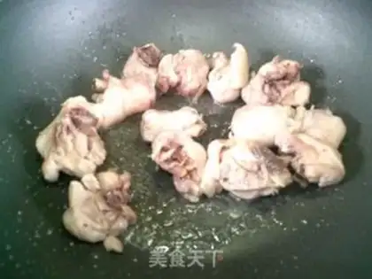 Make ♪ Burn chicken pieces white ♪ step 2