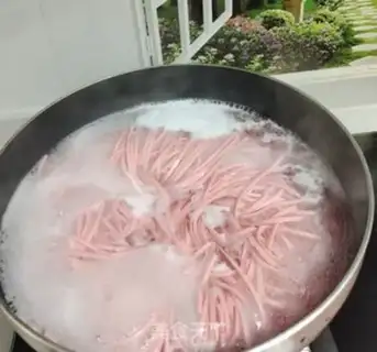 Make Nutritional breakfast noodles step 0