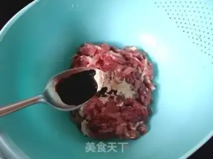 Make Jiangxi rice powder step 1