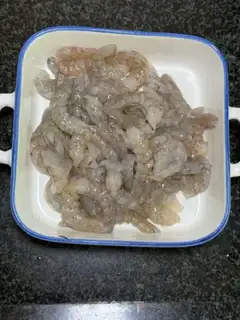 Make Egg shrimp fried silk step 1