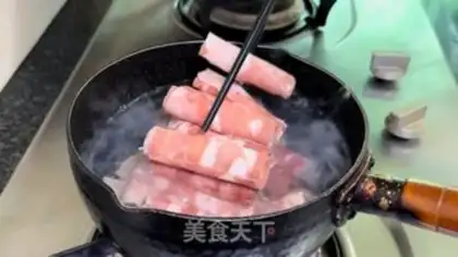 Make Sour soup, fat cow shrimp step 3
