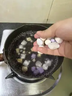 Make Mango tart and black powder step 6