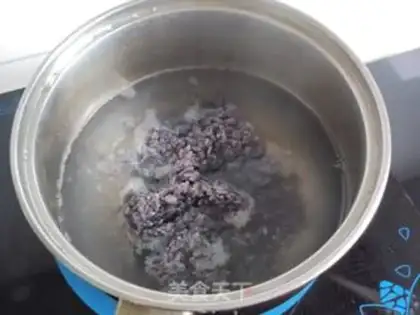 Make Umi makes egg soup step 1