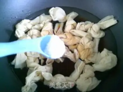 Make The head of the cabbage burns the knot step 6
