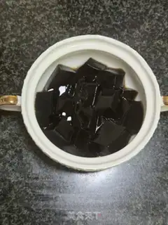 Make Mango tart and black powder step 9