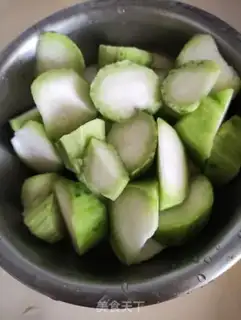 Make Smelon tomatoes bone soup step 2