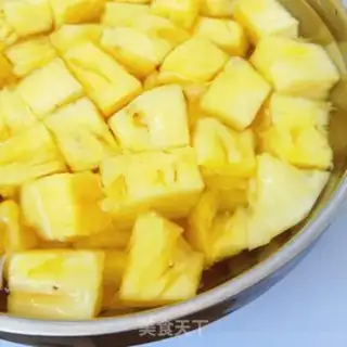 Make Pineapple crotch step 1