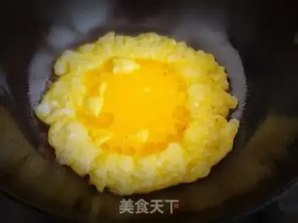 Make Scrambled eggs step 2