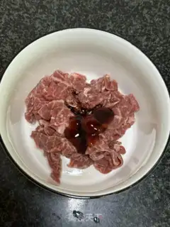 Make Suffering beef fried rice step 1