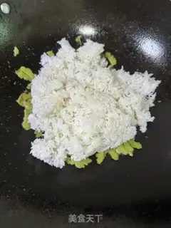 Make Suffering beef fried rice step 8