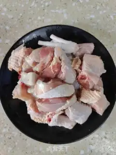 Make Gold needle and mushroom chicken step 1