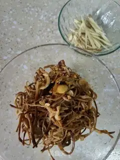 Make Gold needle and mushroom chicken step 6