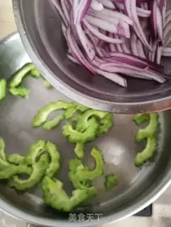 Make Onion fried bitter melon step 4