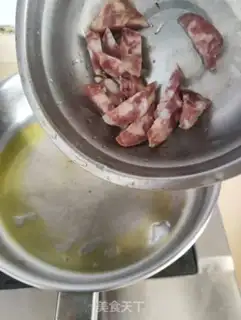 Make Pepper onion fried sausage step 3