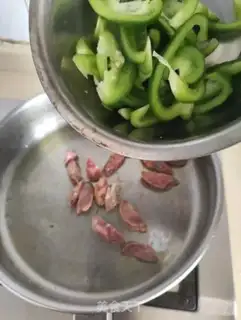 Make Pepper onion fried sausage step 4