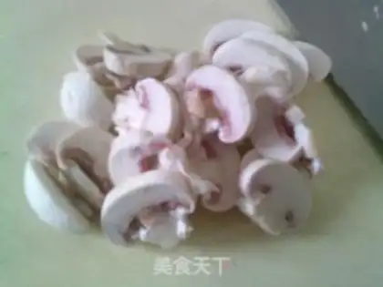 Make ♪ A duck egg and mushroom soup ♪ step 3