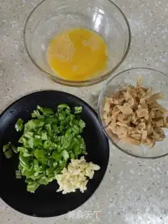 Make Pyramids and fried eggs step 5