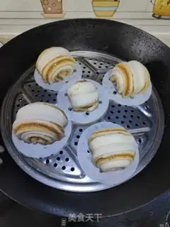 Make Sofa rolls step 16