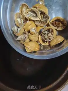 Make walnut renal eggs step 2
