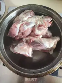 Make Corn melon bone soup step 0