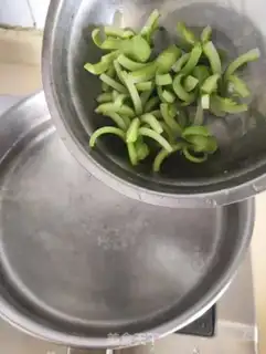 Make Mustard beef cake step 1