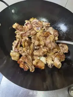 Make Onions burn chicken legs step 7