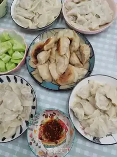 Make cucumber pork dumplings step 3
