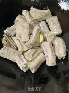 Make Four seasons of bean stew ribs step 3