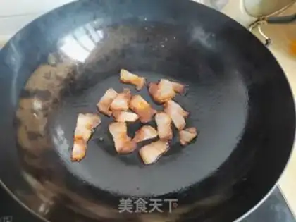 Make Four seasoned bean eggs, fried rice noodles step 4