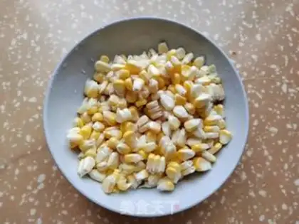 Make Fresh corn juice, bean buns step 0