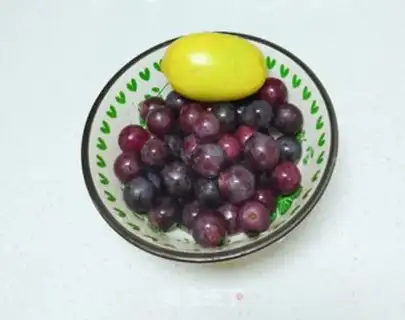 Make Black grape juice step 0