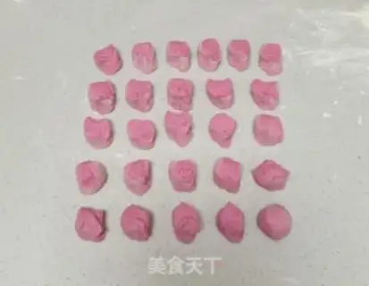 Make Red Dragonball dumplings step 3