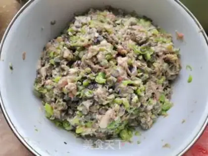 Make Fresh corn juice, bean buns step 8