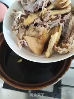 Make Smelt chicken bone soup step 3