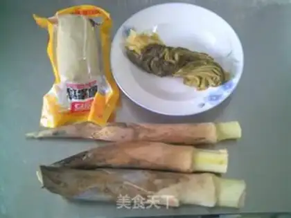Make The pickle whips boil the round sour chicken step 0