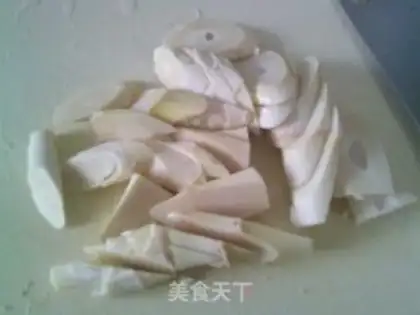 Make The pickle whips boil the round sour chicken step 2
