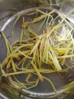 Make Ginger date tea step 2