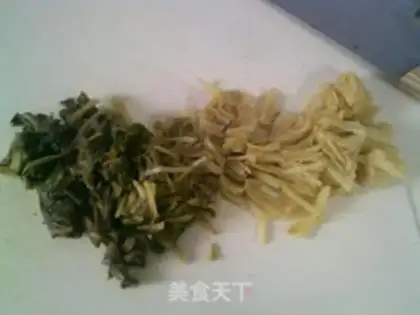 Make The pickle whips boil the round sour chicken step 3