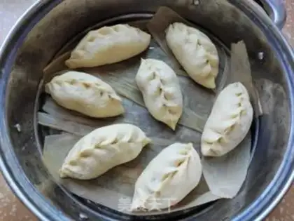 Make Fresh corn juice, bean buns step 12