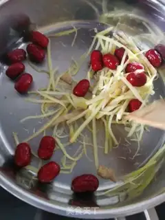 Make Ginger date tea step 3