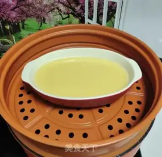 Make Creative Steaming Eggs step 1