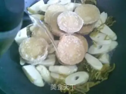 Make The pickle whips boil the round sour chicken step 7