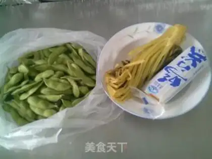 Make A pickle board with beans step 0