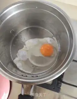 Make Egg cucumber soup step 1